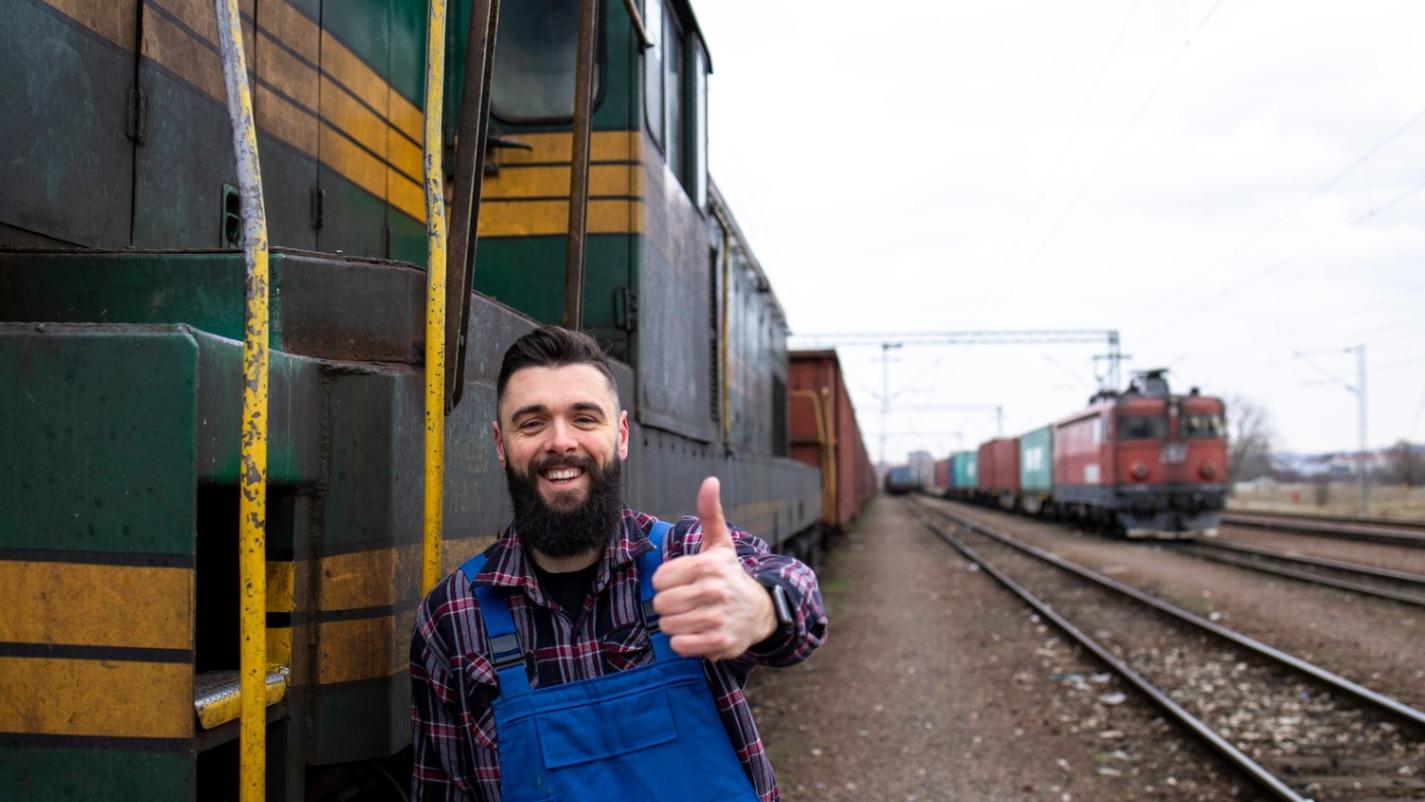 Onshoring and Rail: A Greener Logistics Strategy for 2025