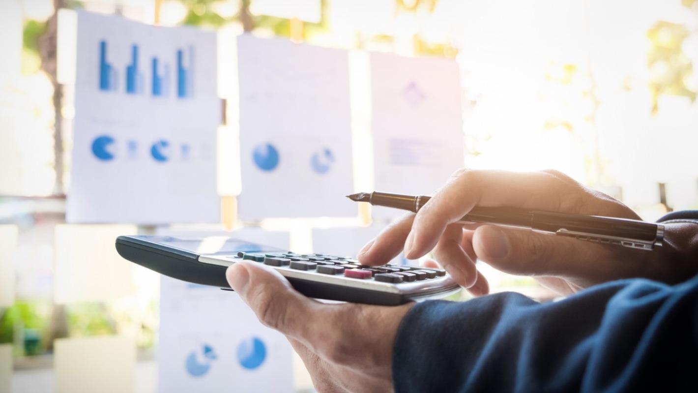 The “Breakeven” Calculator: Is It Cheaper to Fulfill In-House or Use a 3PL?