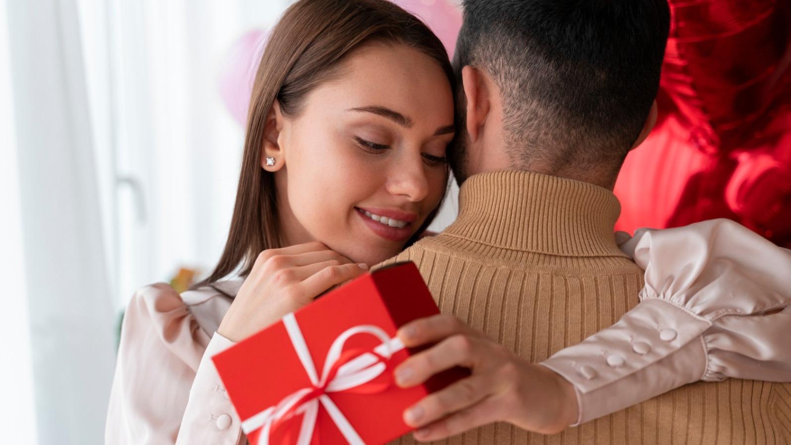 Why Timing Is Everything in E-commerce: What Sydney Sweeney’s Syrn Launch Teaches Brands This Valentine’s Day
