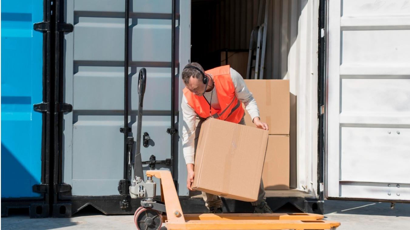 Bypassing the Giants: Why 3PLs Are Stuffing Trucks and Skipping Shipping Zones to Save Your Margins